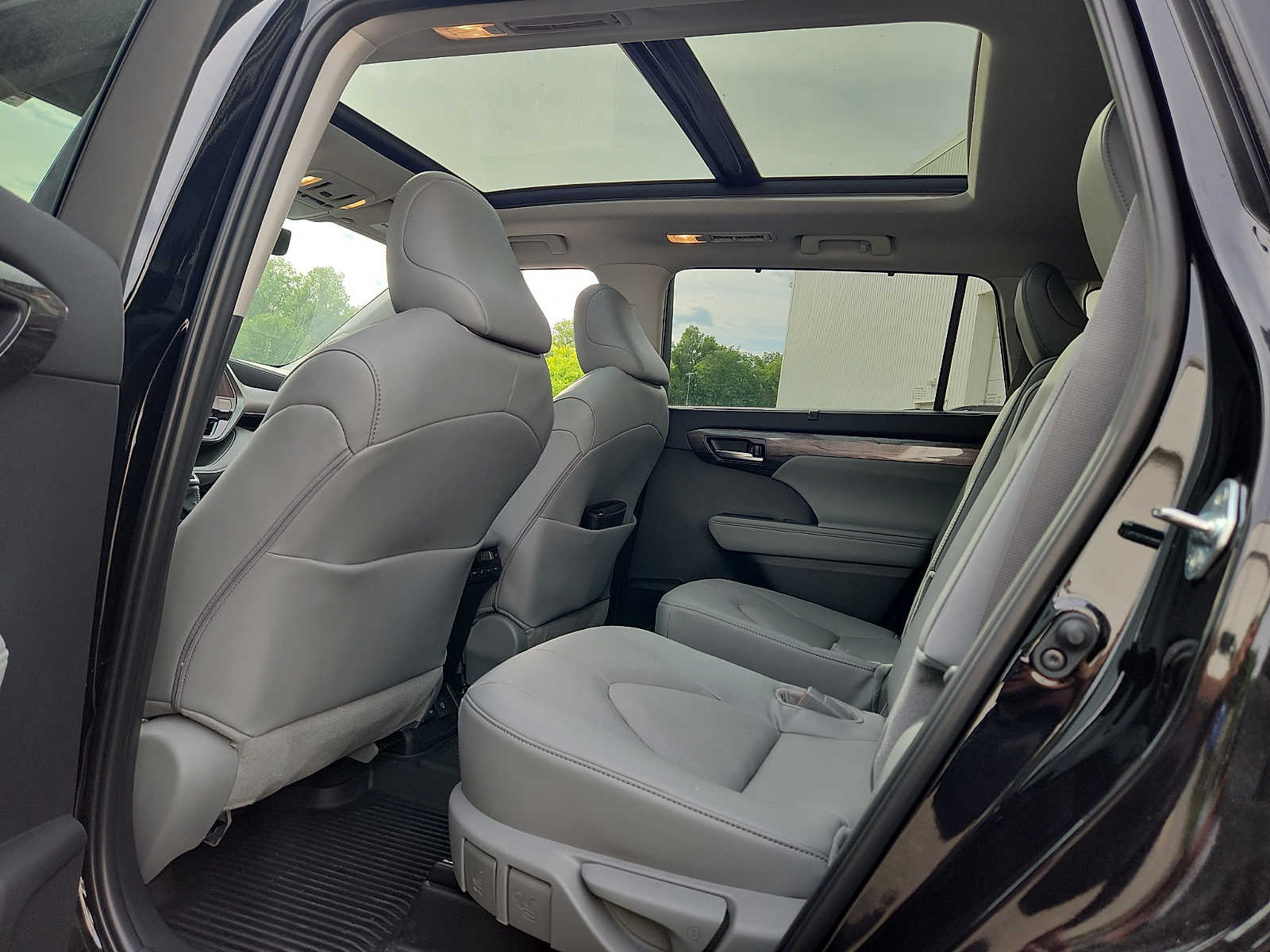 2026 Toyota Highlander Platinum - Photo 10