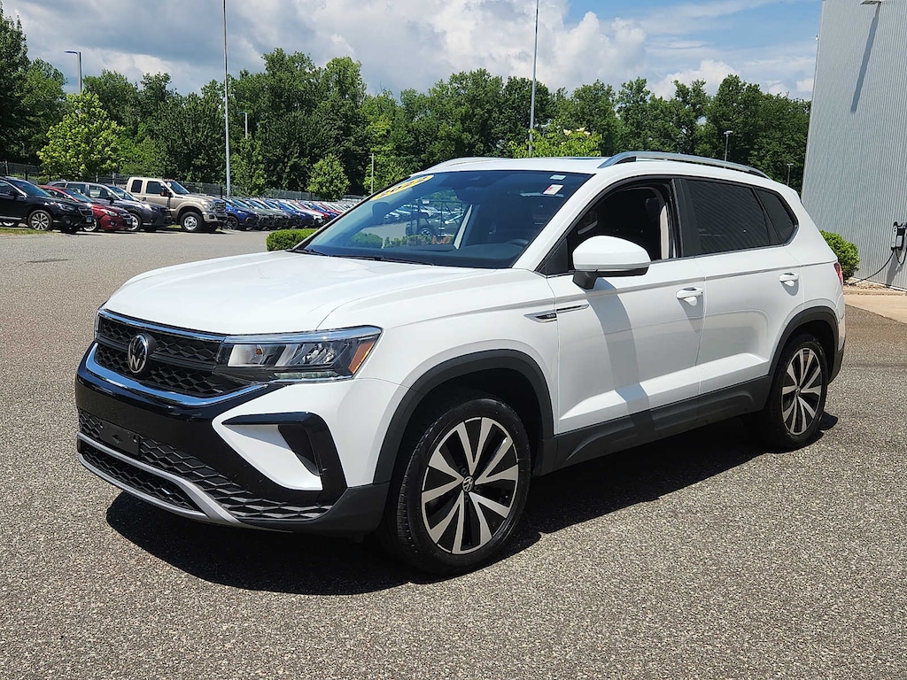 Used 2022 Volkswagen Taos SE 4MOTION
