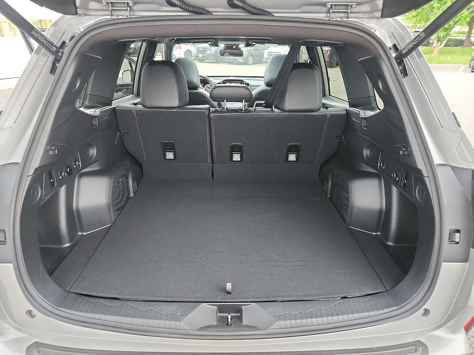 2025 Subaru Forester Limited - Photo 28