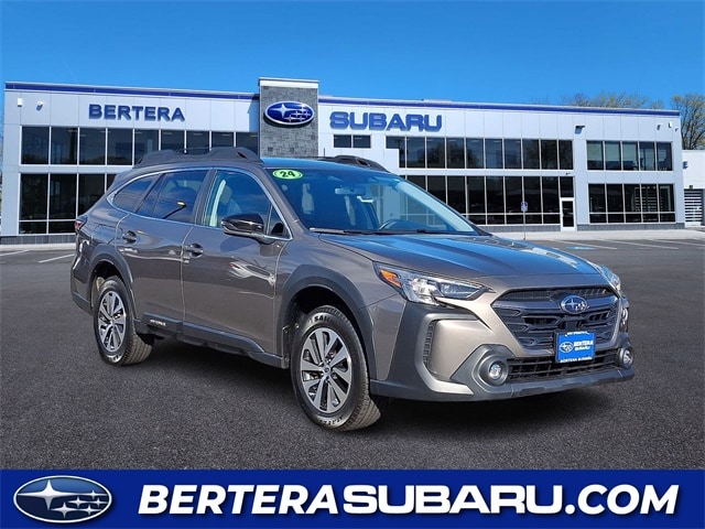 2024 Subaru Outback Premium's photo