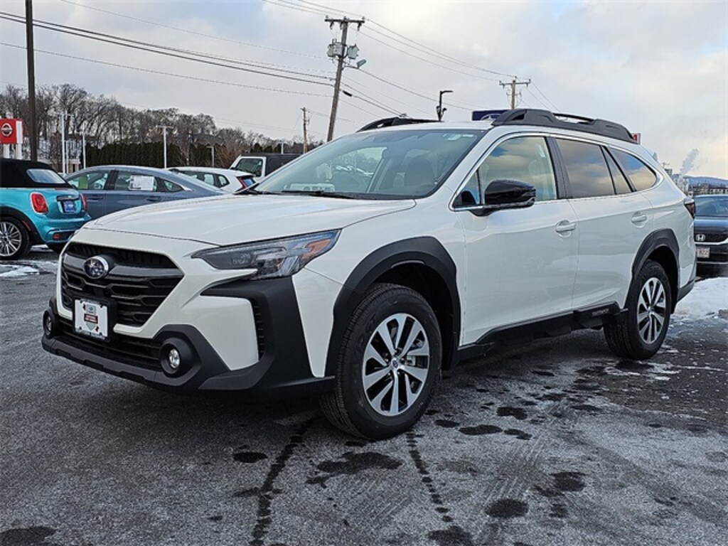 Used 2025 Subaru Outback Premium SUV