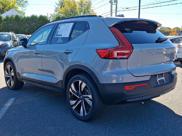 Used 2024 Volvo XC40 Plus Dark Theme B5 AWD