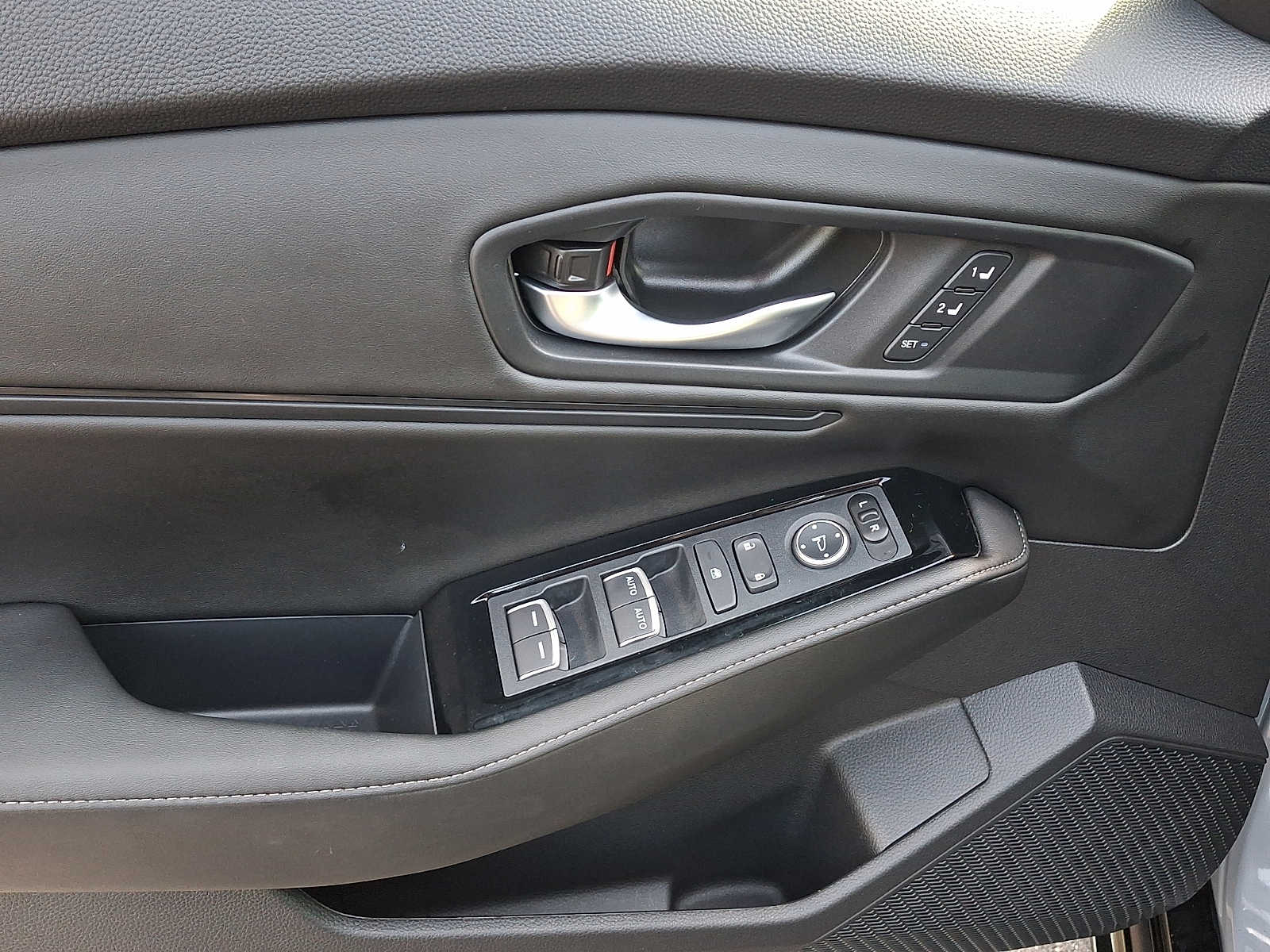 2026 Honda Accord Hybrid Touring - Photo 13