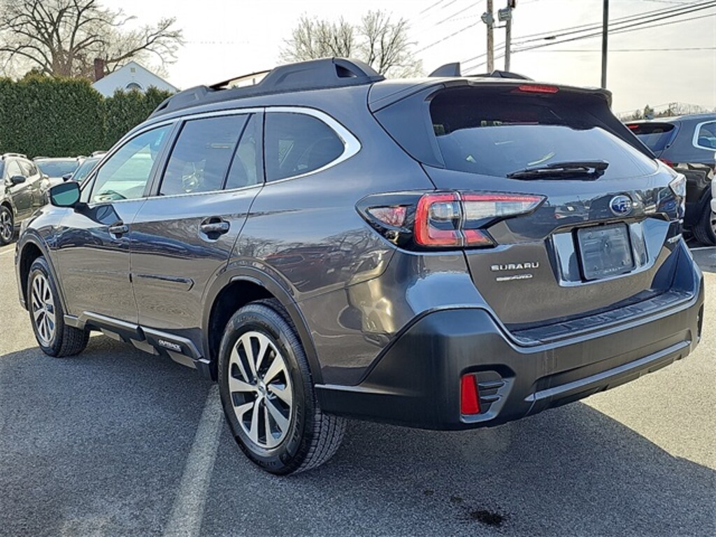 Used 2022 Subaru Outback Premium SUV
