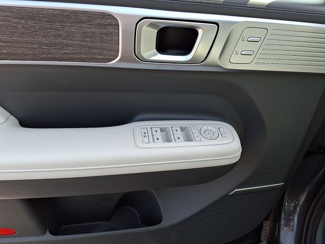 2025 Hyundai Santa Fe Limited - Photo 15