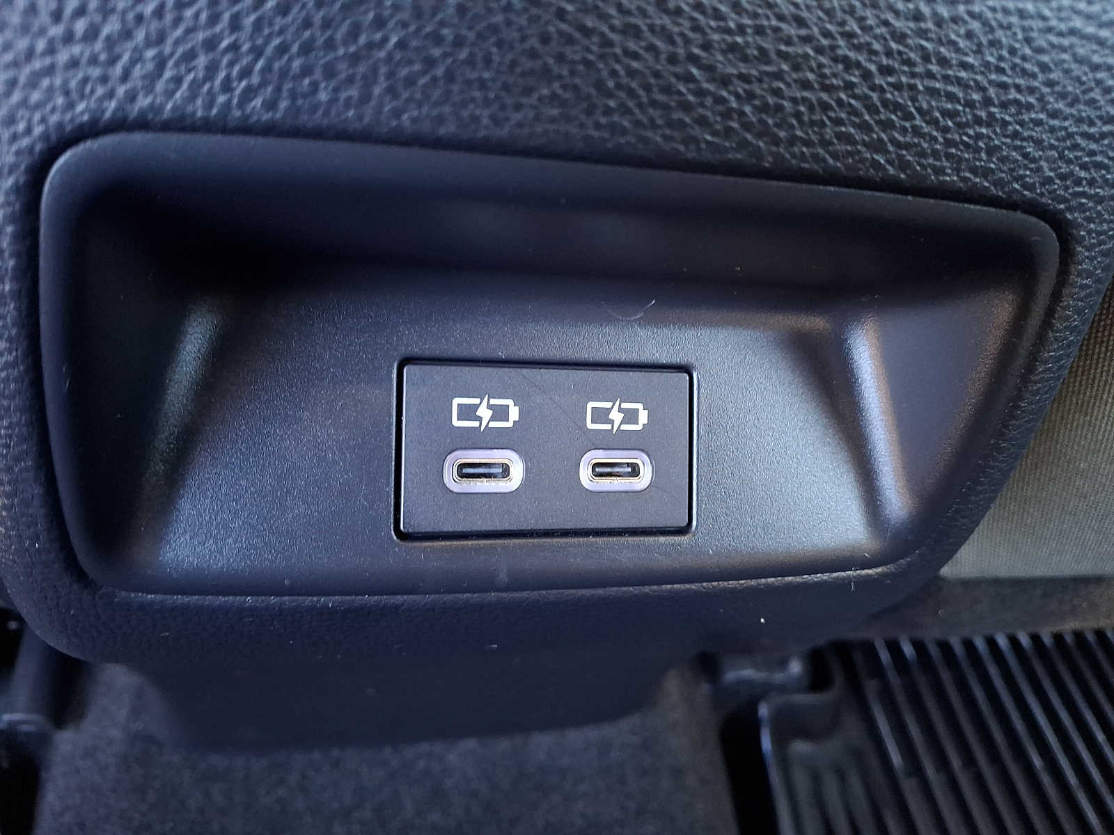 2024 Toyota Corolla LE - Photo 11