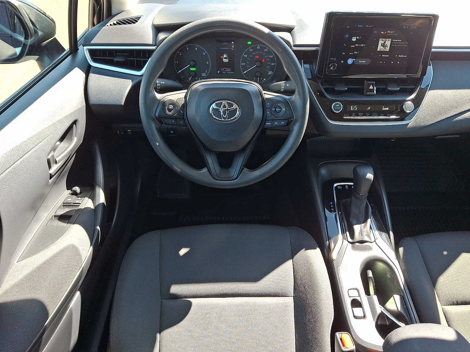 2024 Toyota Corolla LE - Photo 12