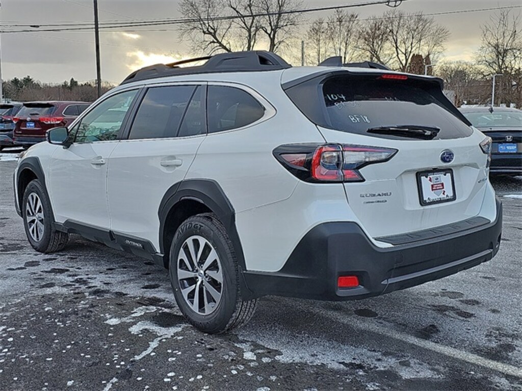 Used 2025 Subaru Outback Premium SUV