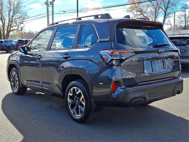 2025 Subaru Forester Base photo 3