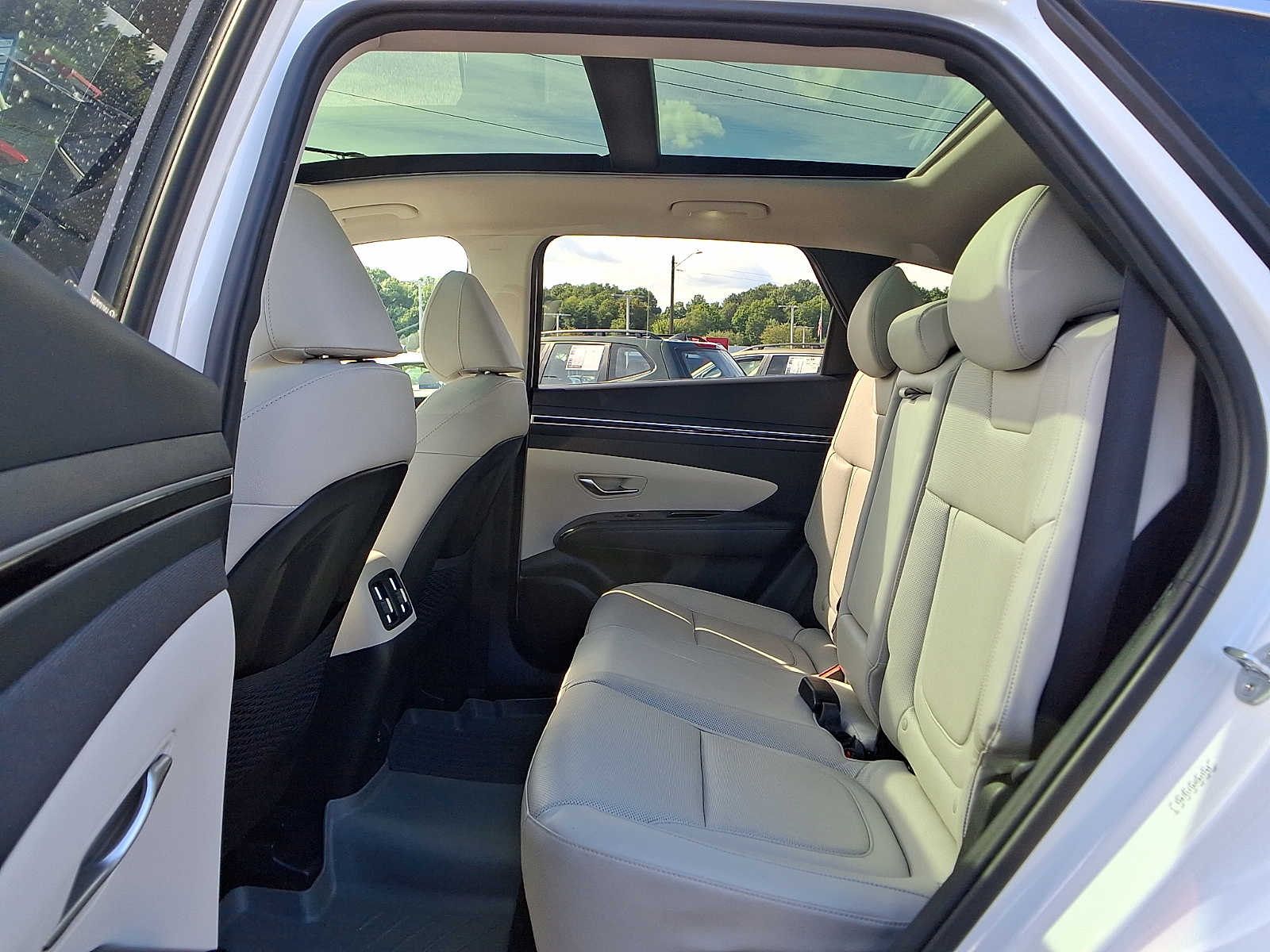 2022 Hyundai Tucson Limited - Photo 10