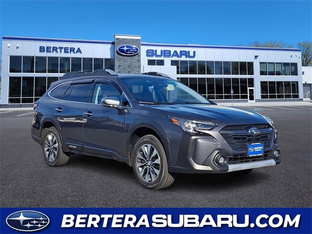 2024 Subaru Outback Touring's photo
