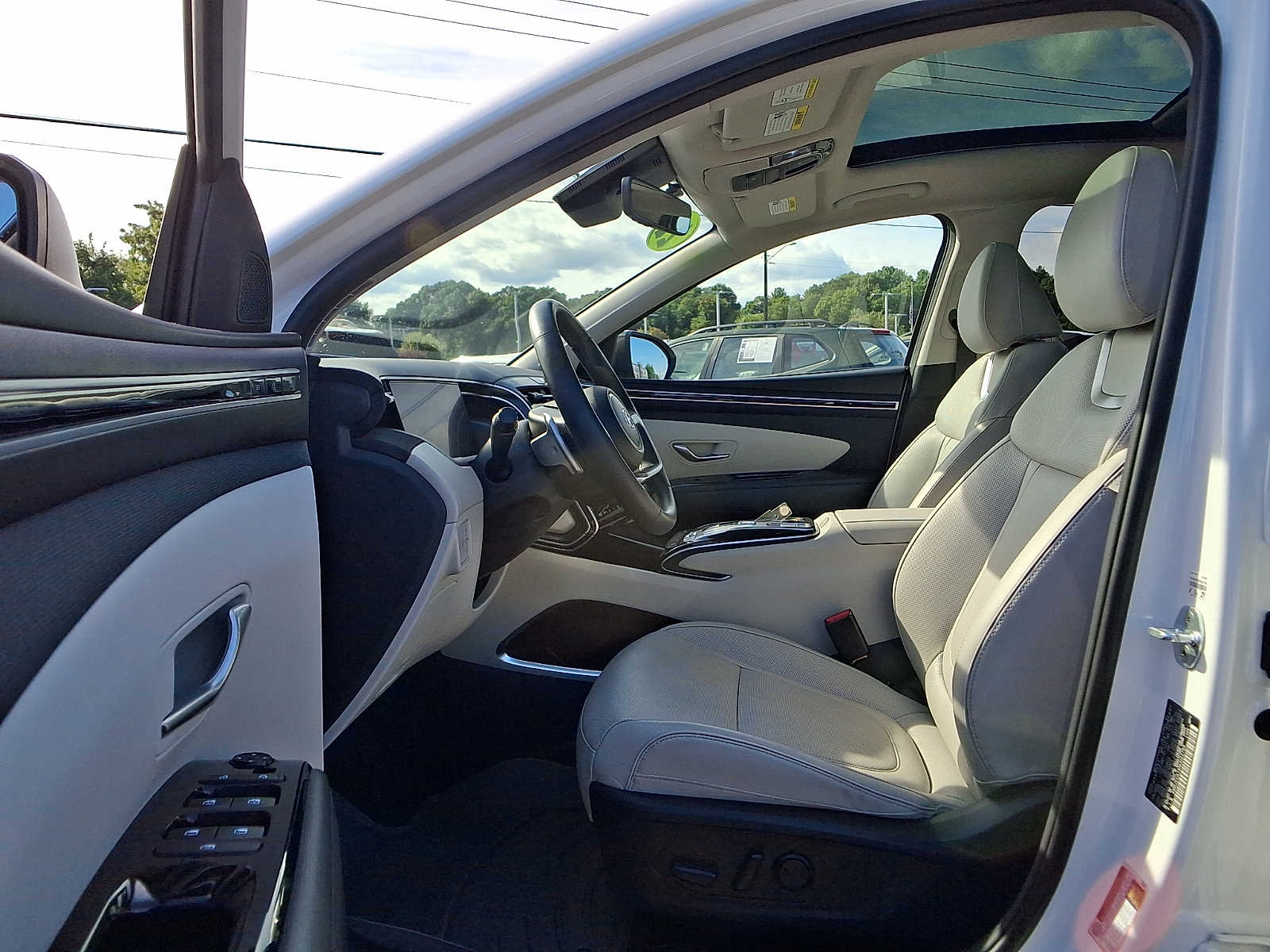 2022 Hyundai Tucson Limited - Photo 14