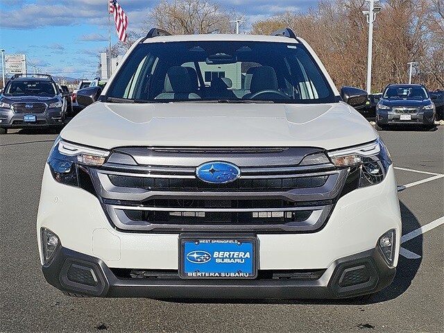 2025 Subaru Forester Premium photo 2