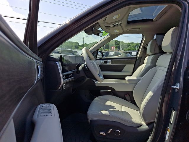2025 Hyundai Santa Fe Limited - Photo 16