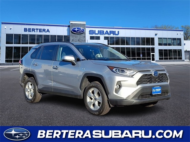 2021 Toyota RAV4 XLE's photo