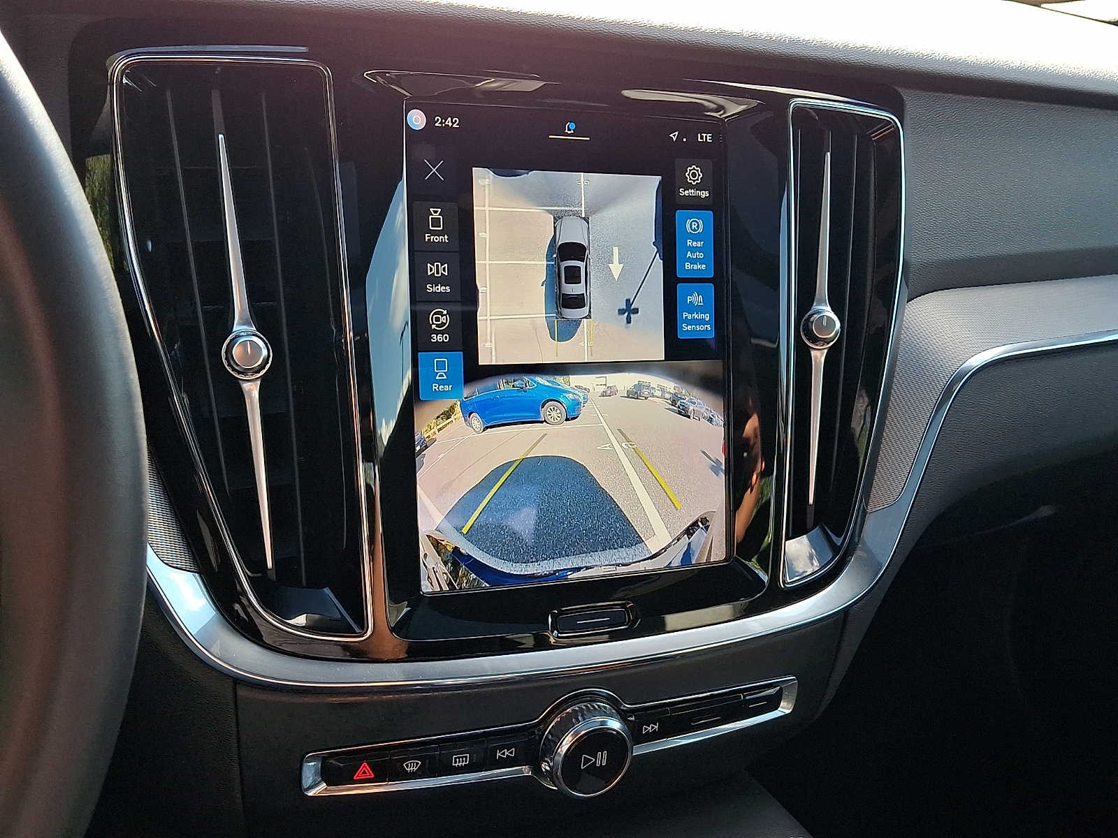 2024 Volvo S60 Plus - Photo 20