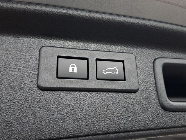 2023 Subaru Forester Touring - Photo 32