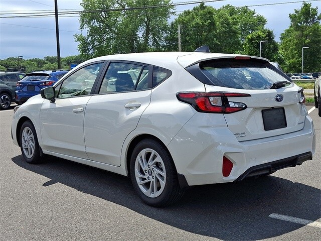 2025 Subaru Impreza Base photo 2