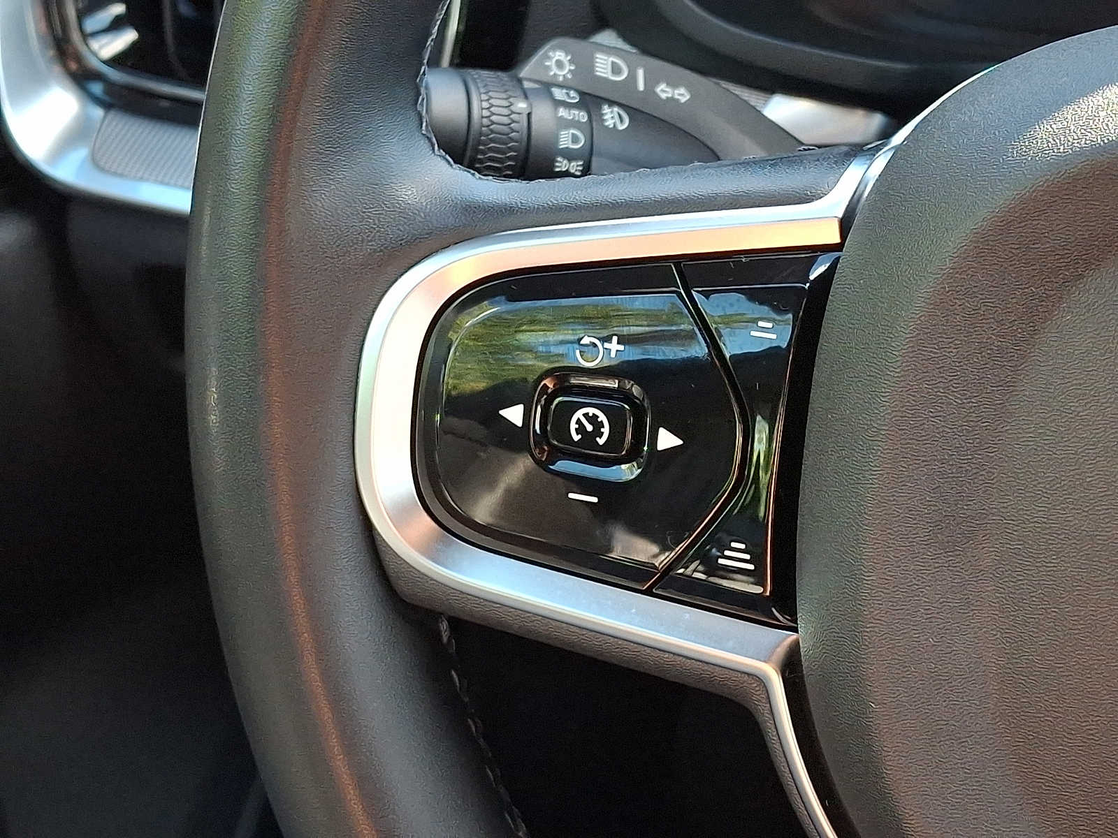 2024 Volvo S60 Plus - Photo 23