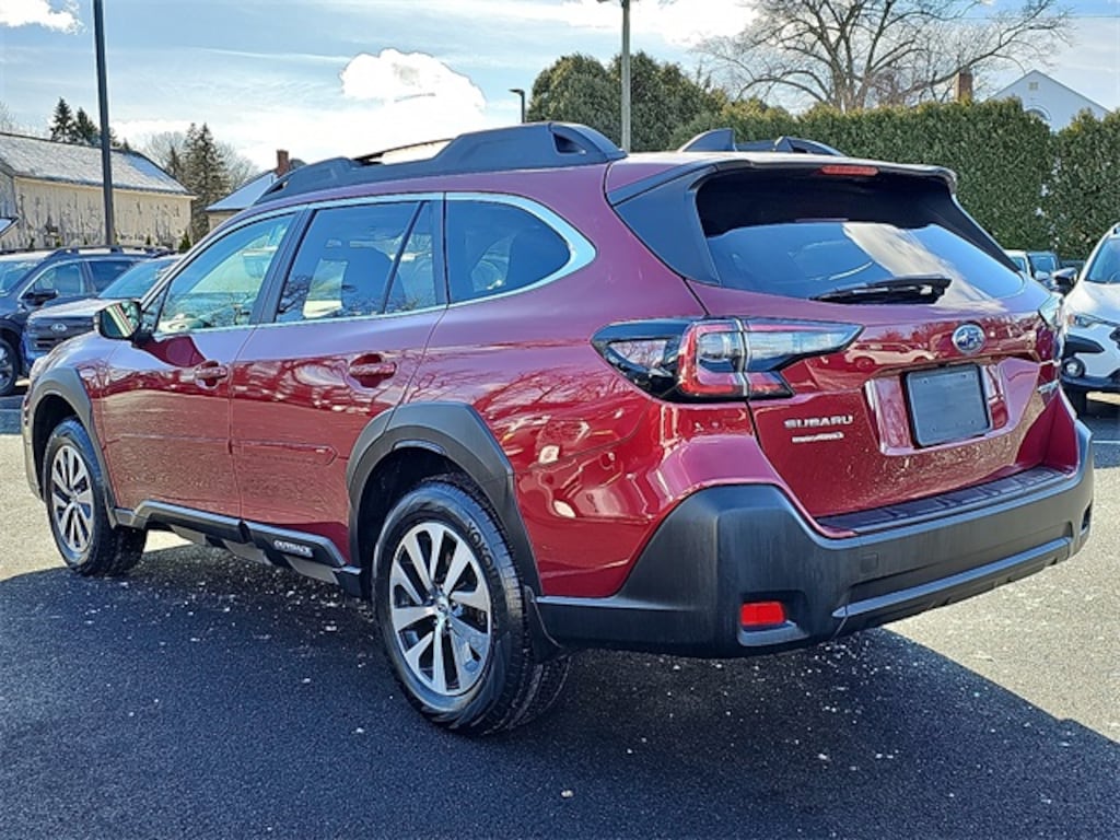 Used 2024 Subaru Outback Premium SUV