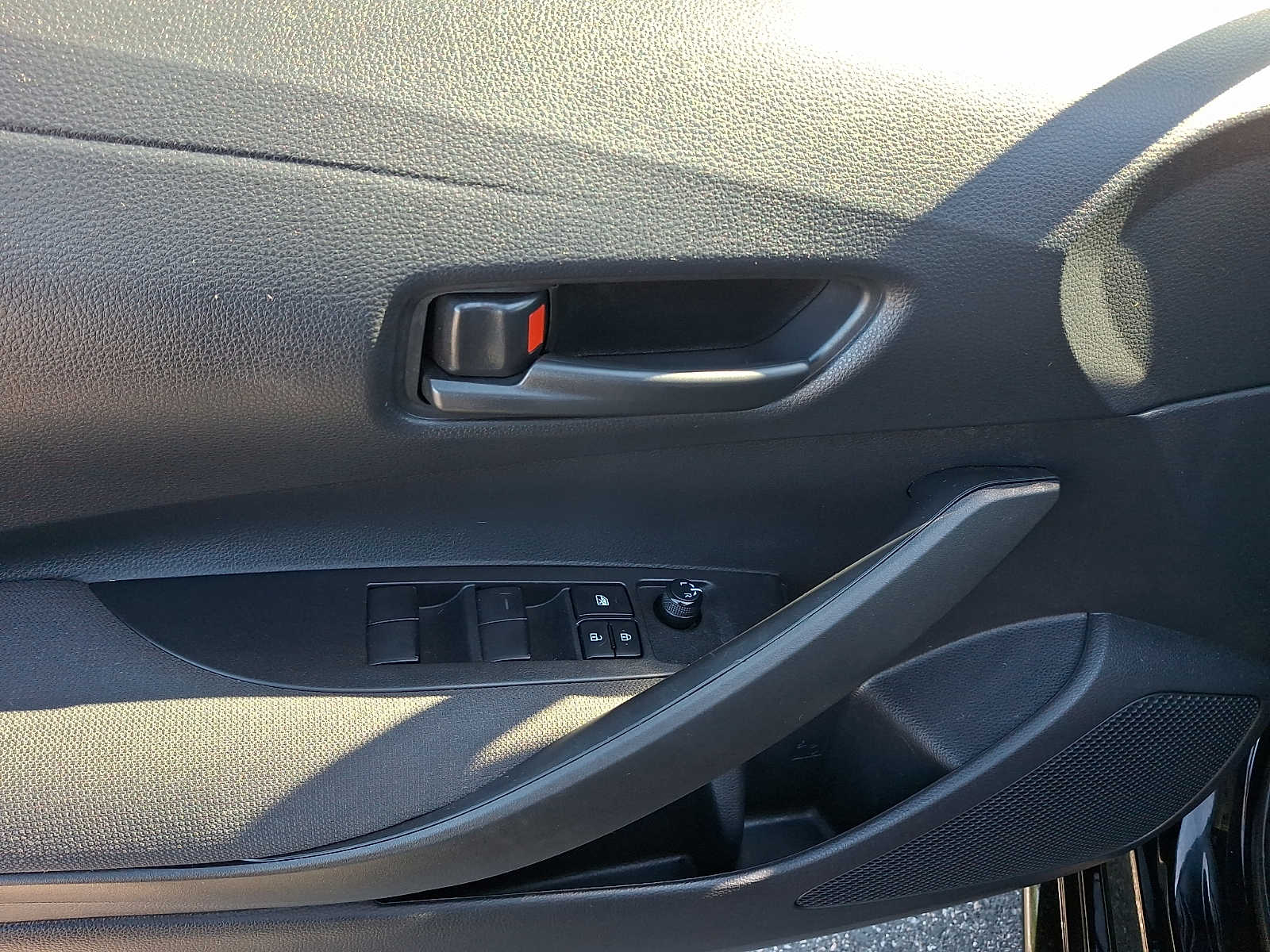2024 Toyota Corolla LE - Photo 13
