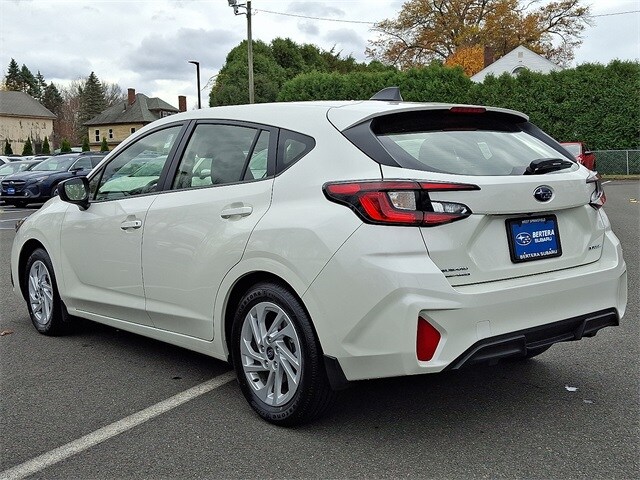 2025 Subaru Impreza Base photo 2