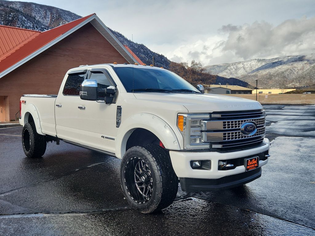 2017 Ford F-350 Super Duty Platinum's photo