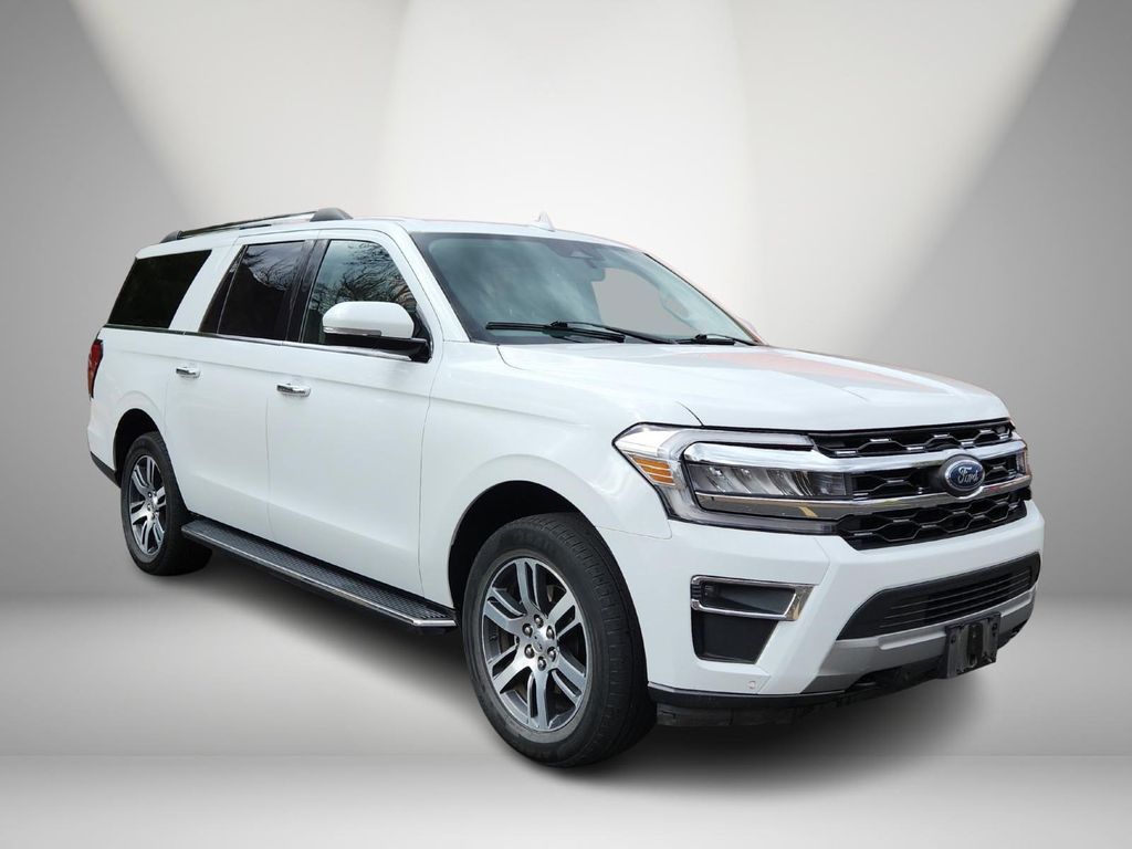 2022 Ford Expedition Limited's photo