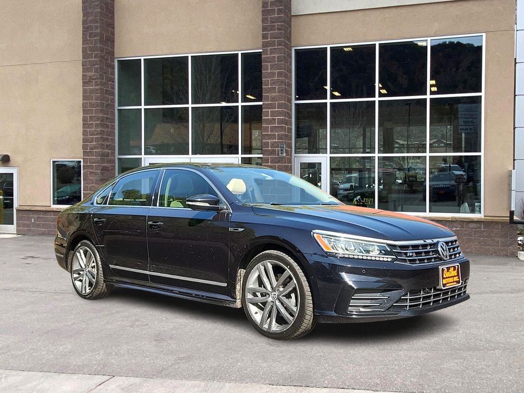 2019 Volkswagen Passat 2.0T SE R-Line