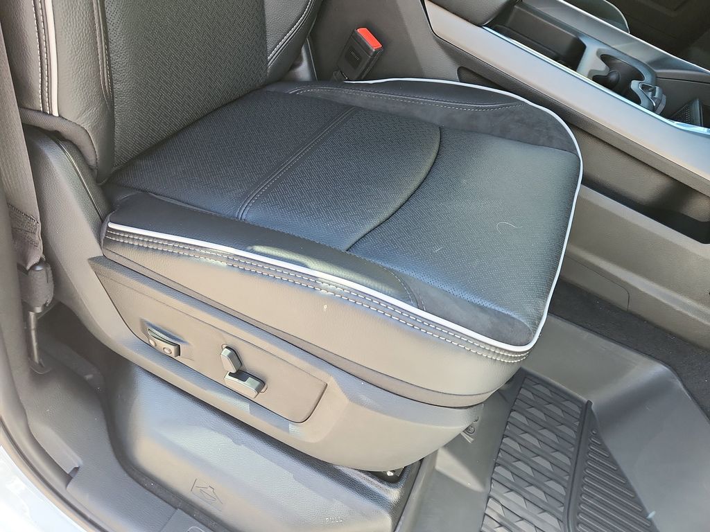 2026 RAM 2500 Laramie - Photo 13