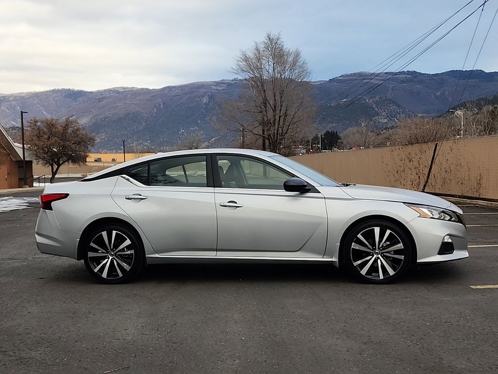 Used 2022 Nissan Altima SR with VIN 1N4BL4CW2NN415098 for sale in Glenwood Springs, CO