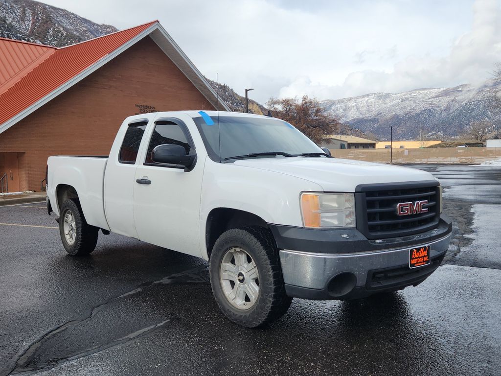 2008 GMC Sierra Base's photo