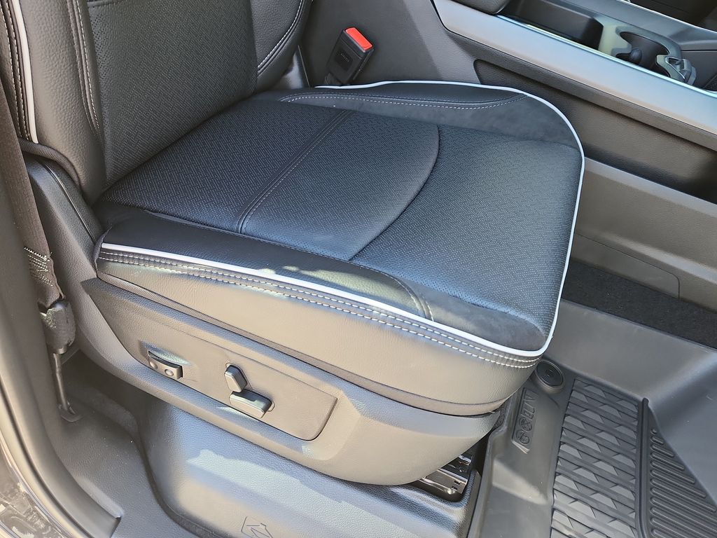 2026 RAM 2500 Laramie - Photo 13