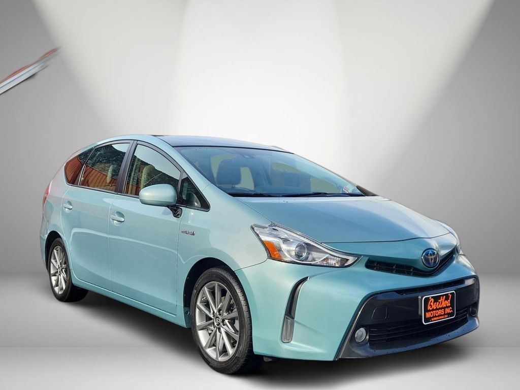 2016 Toyota Prius Base's photo