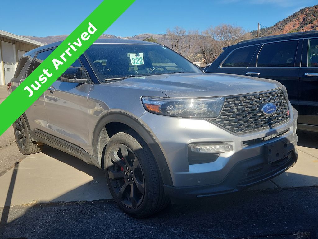 2022 Ford Explorer ST's photo