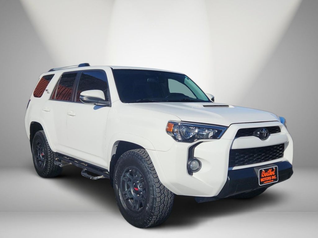 2018 Toyota 4Runner Off-Road Premium's photo