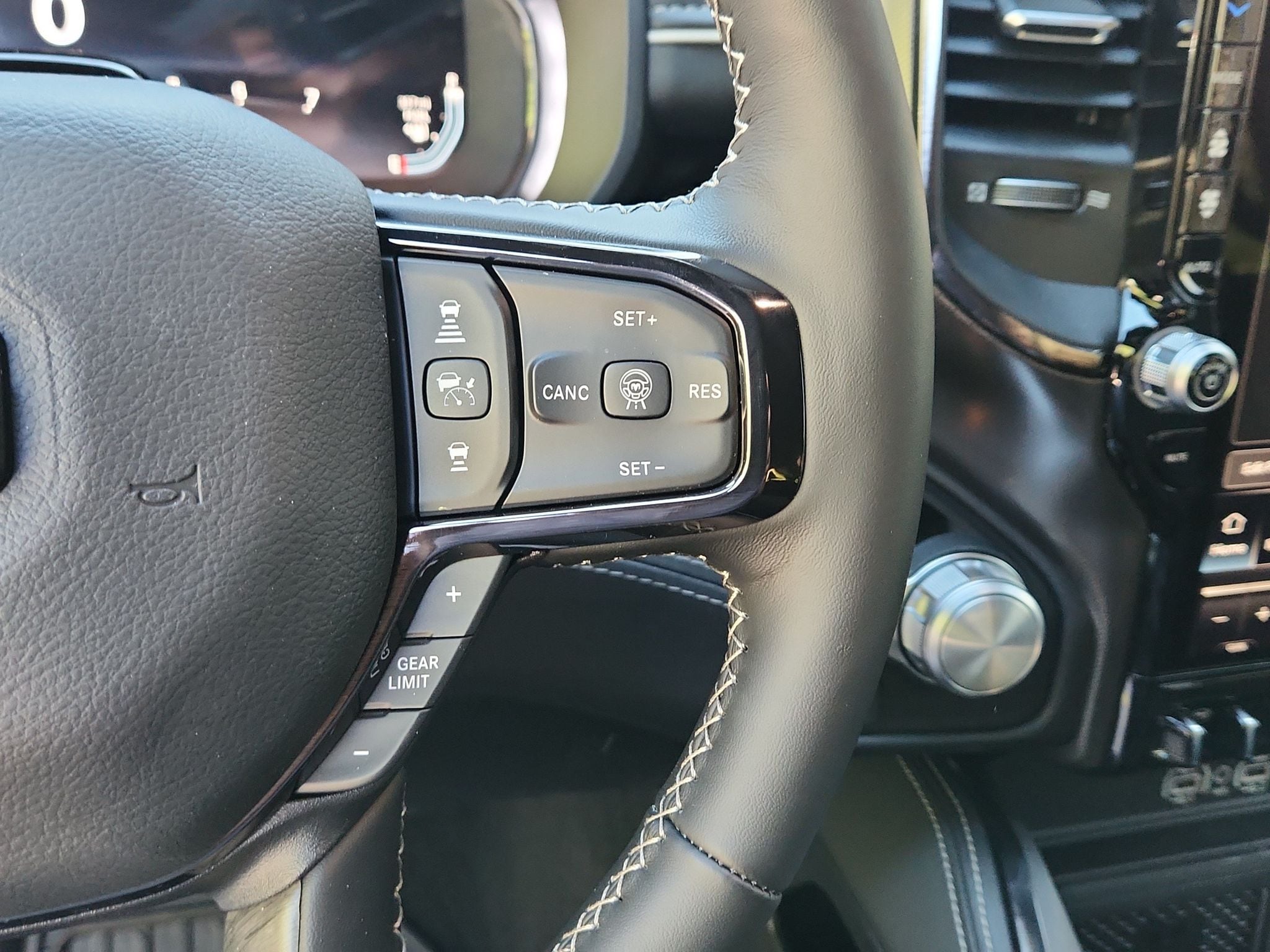 2026 RAM 1500 Limited - Photo 15