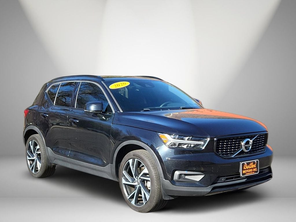 2020 Volvo XC40 R-Design