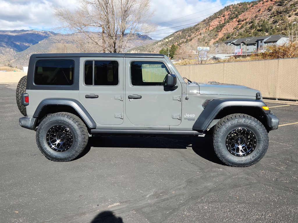 2019 Jeep Wrangler Unlimited Sport photo 2