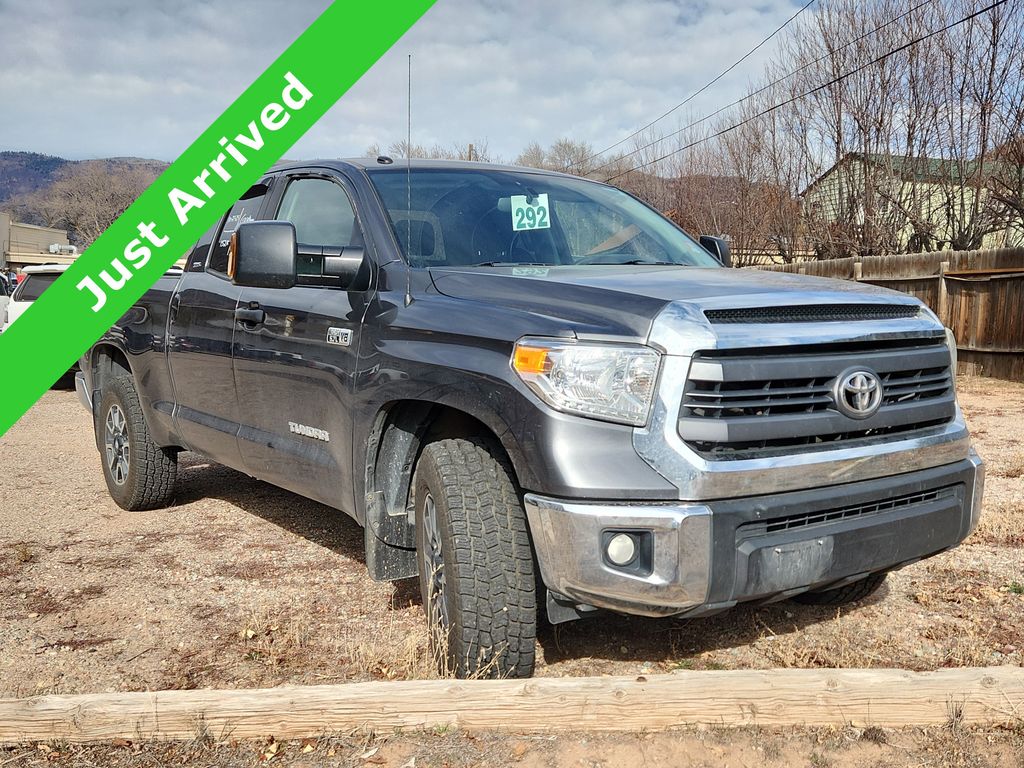 2014 Toyota Tundra SR5's photo
