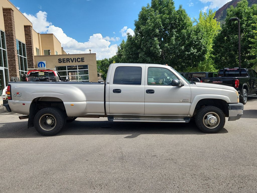 2005 Chevrolet Silverado 3500 LT - Photo 2