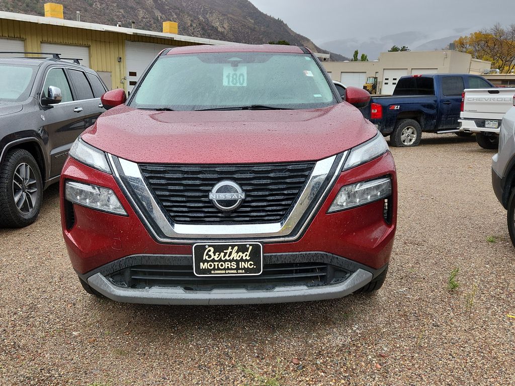 2023 Nissan Rogue SV photo 3