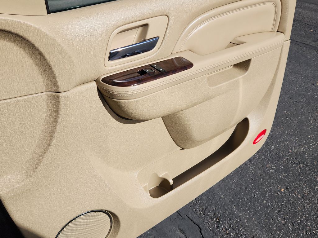 2013 Cadillac Escalade Luxury - Photo 16