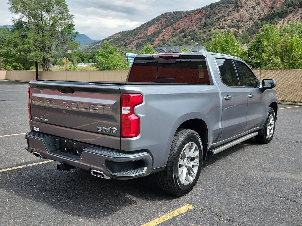 2021 Chevrolet Silverado 1500 High Country photo 3