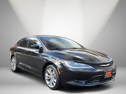2015 Chrysler 200 S Sedan