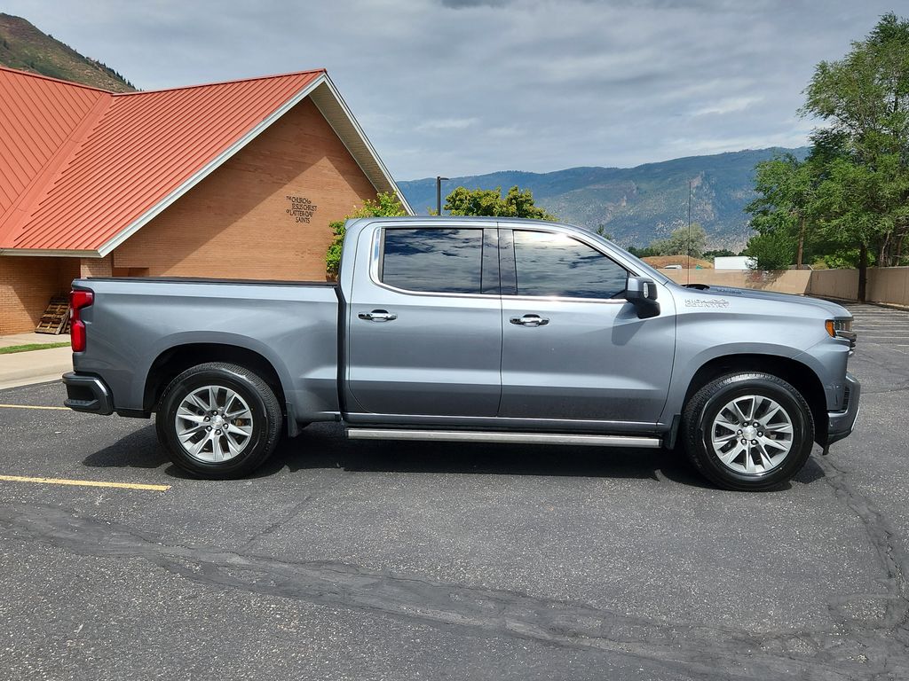 2021 Chevrolet Silverado 1500 High Country photo 2