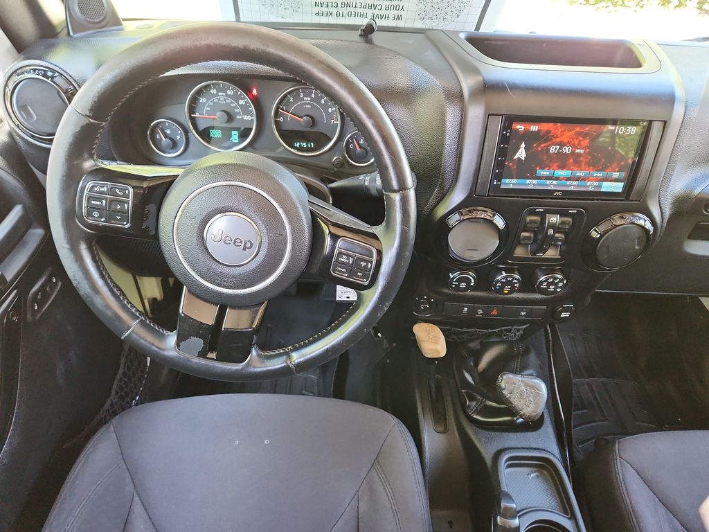 2014 Jeep Wrangler Unlimited Sahara - Photo 10