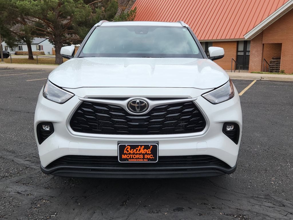 2022 Toyota Highlander XLE photo 4