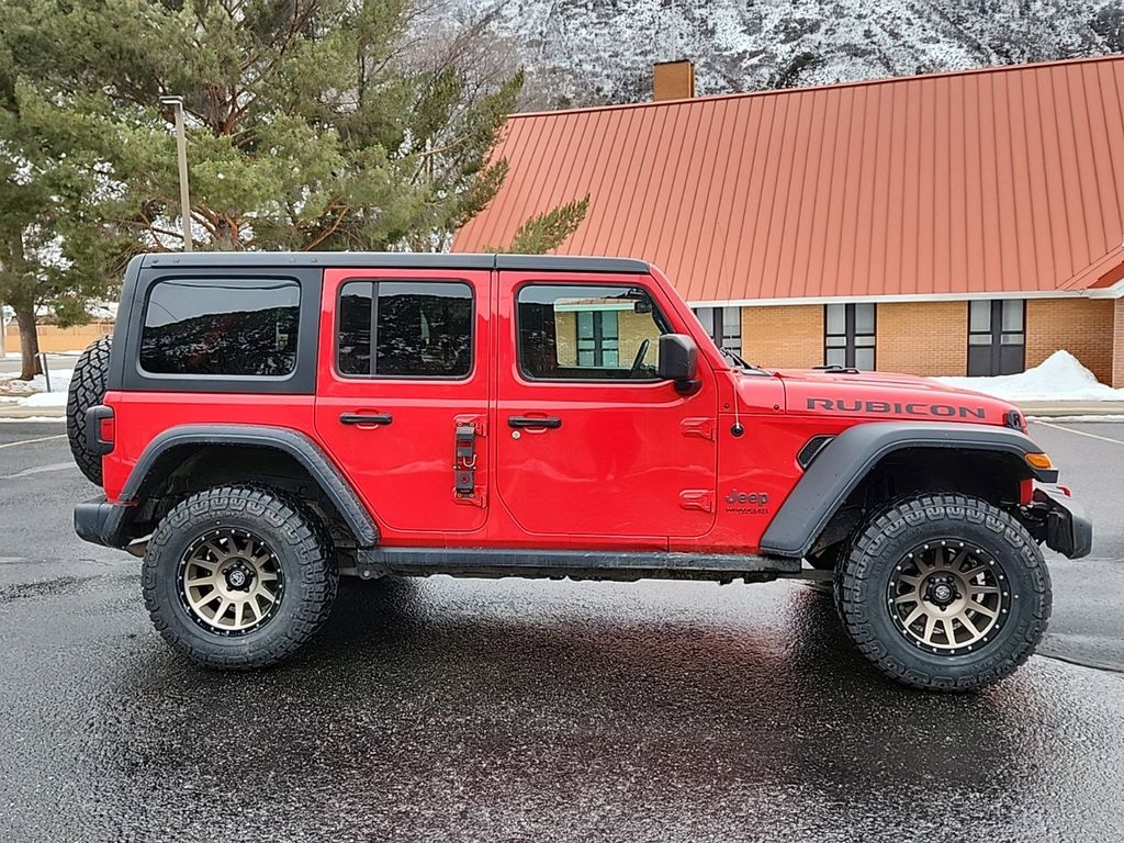 2018 Jeep Wrangler Unlimited Rubicon photo 2