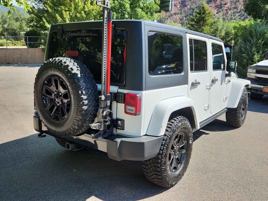 2014 Jeep Wrangler Unlimited Sahara - Photo 3